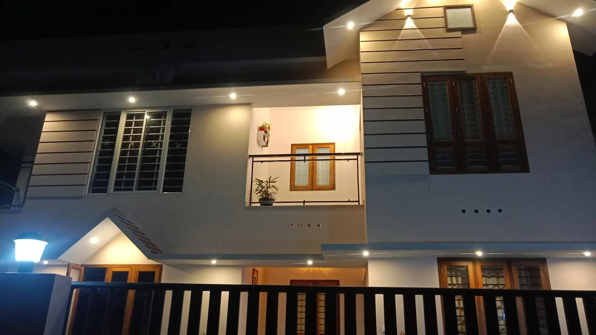 Casa Branca Family Hub Apartment Varkala
